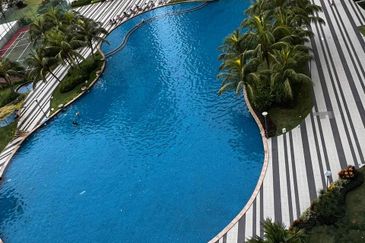 Baypoint @ Country Garden Danga Bay