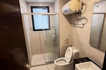 Baypoint @ Country Garden Danga Bay