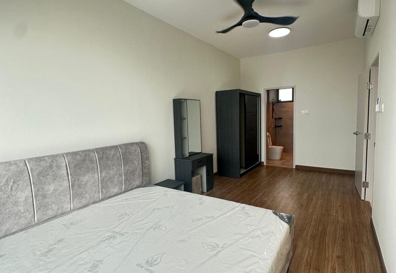 Summit @ Lagoon Residences