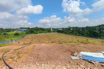 Bukit Batu 35 @ Johor Land for Sale