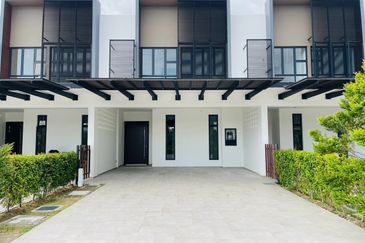 Senibong Cove Waterway Residences