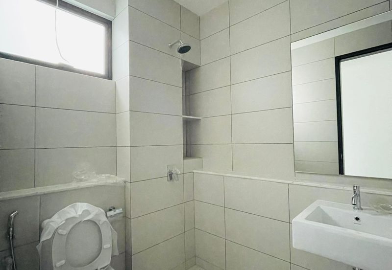 Senibong Cove Waterway Residences