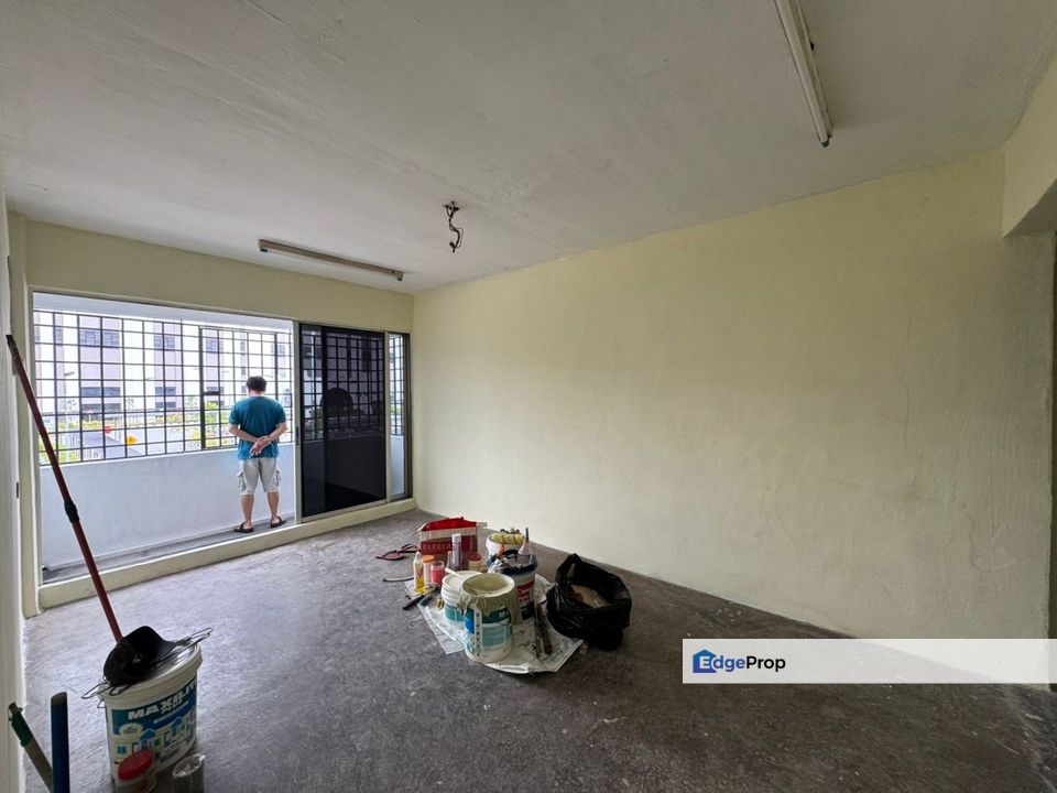 Haji Manan Flat @ Kluang 3Bed 2Bath for Sale (100% full loan), Johor, Kluang