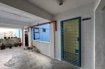 Haji Manan Flat