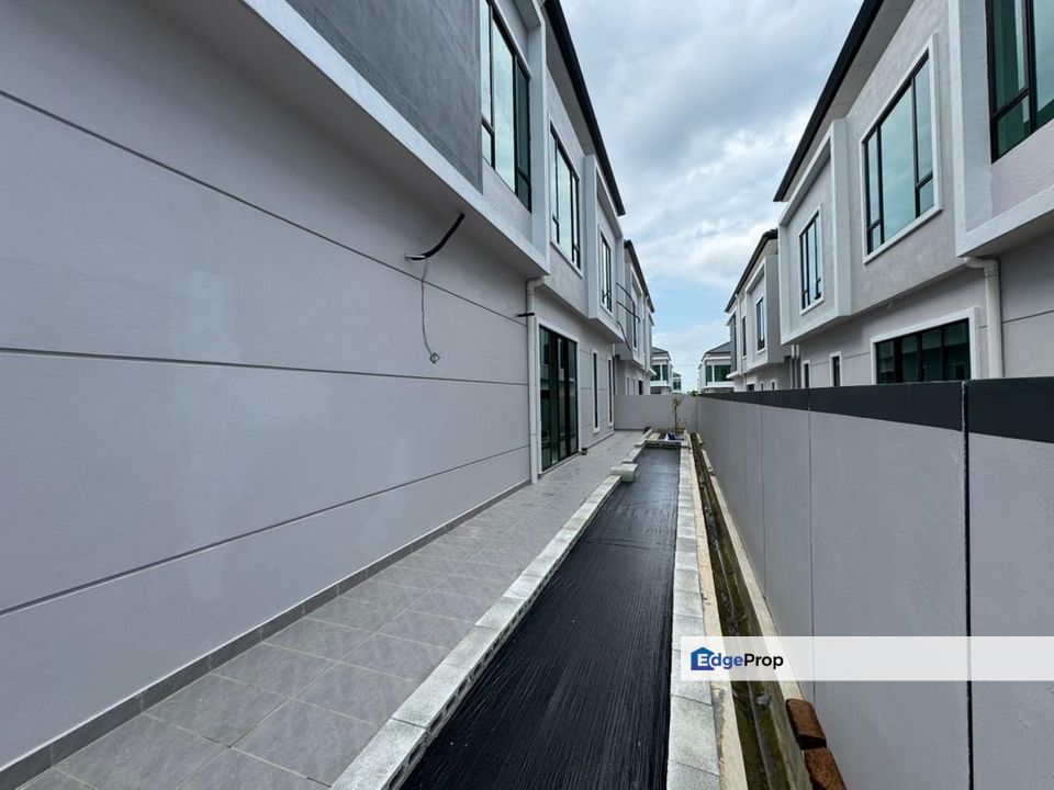 Taman Tasik Indah @ Kluang Double Storey Cluster House for Sale, Johor, Kluang