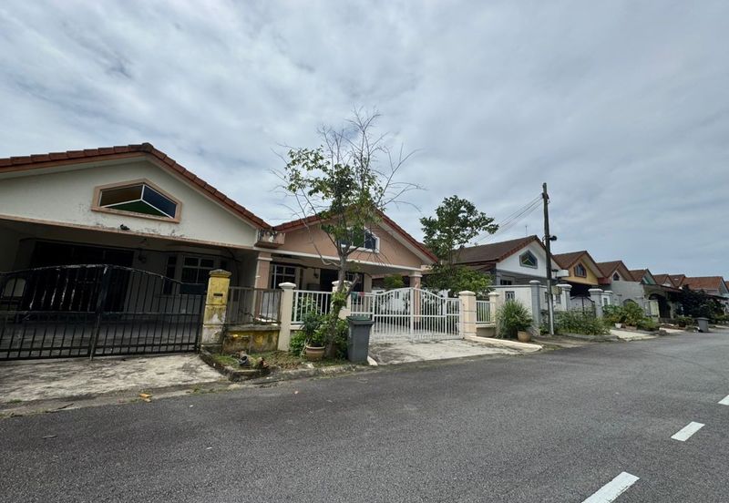 Jalan Pulai Indah, Taman Pulai Indah