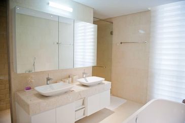 Emerald Bay @ Puteri harbour