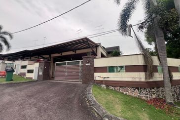 Taman Gunung Selatan @ Kluang Single Storey Semi D Cluster House