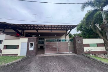 Taman Gunung Selatan @ Kluang Single Storey Semi D Cluster House