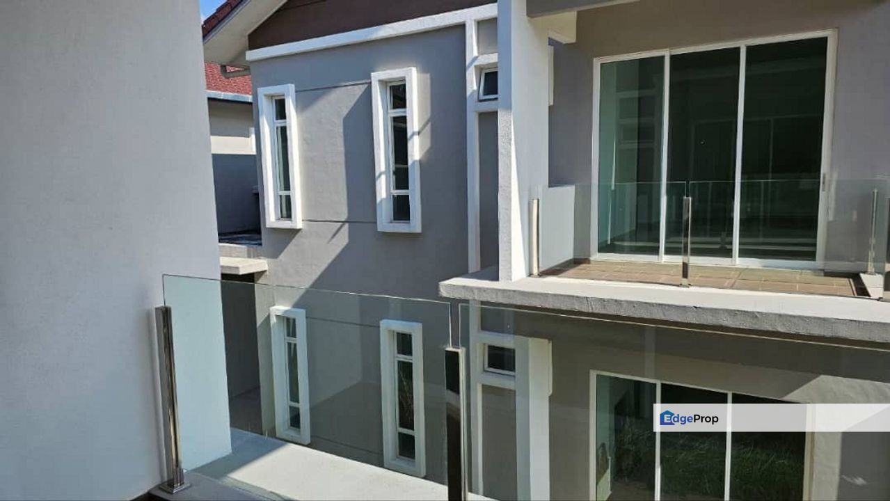 Taman Kluang Perdana Double Storey Semi D Cluster House for Sale, Johor, Kluang