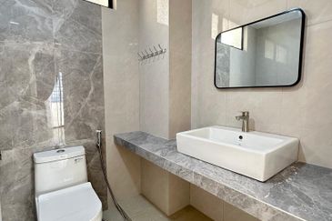 Aloha Tower Condominium