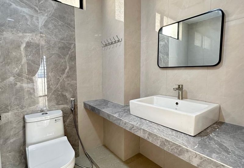 Aloha Tower Condominium