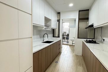 Aloha Tower Condominium