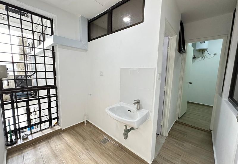 Aloha Tower Condominium