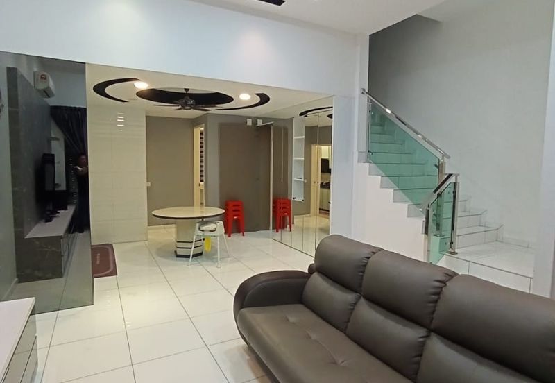 Bukit Indah Avenue 26 @ Villosa