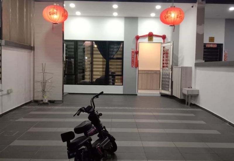 Bukit Indah Avenue 26 @ Villosa