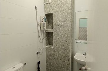 Bukit Indah Avenue 26 @ Villosa