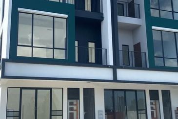 Crest @ Austin Emerald 1