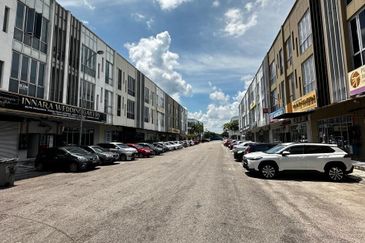 Oasis 2 @ Tropicana Danga Cove