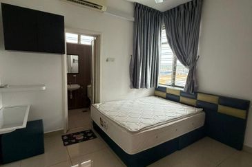 Maple Red, Adda Heights