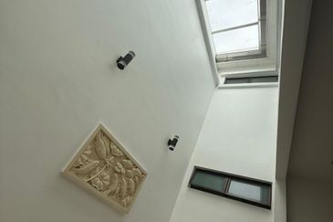 Maple Red, Adda Heights