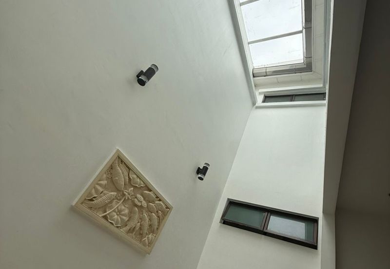 Maple Red, Adda Heights