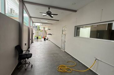 Maple Red, Adda Heights