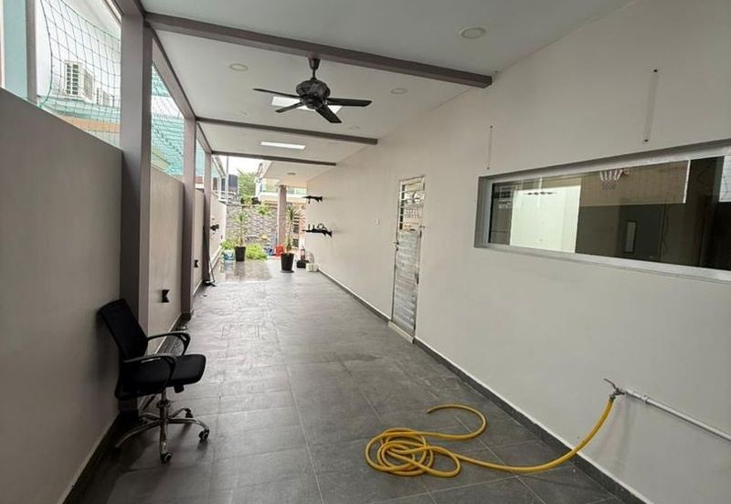 Maple Red, Adda Heights