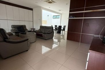 Maple Red, Adda Heights