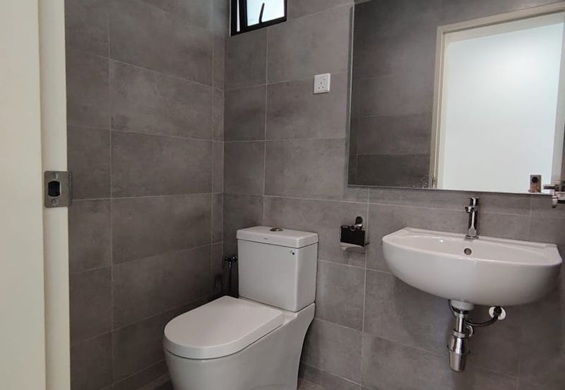 Summit @ Lagoon Residences