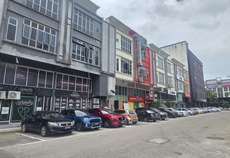 Pusat Perdagangan Danga Utama