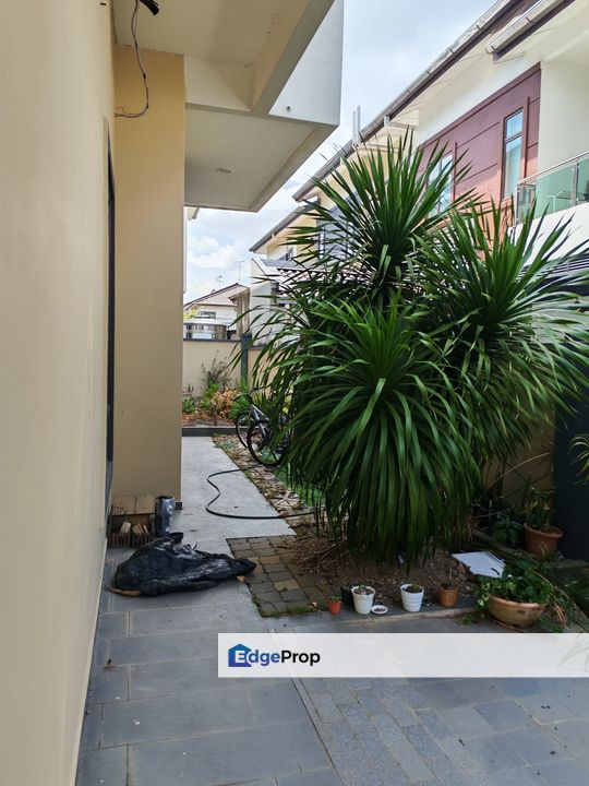 Taman Kluang Indah Double Storey Link Bungalow for Sale, Johor, Kluang