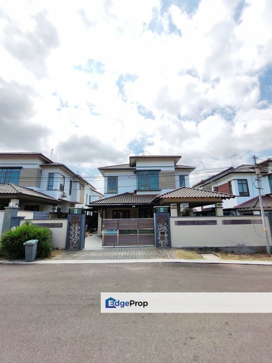 Taman Kluang Indah Double Storey Link Bungalow for Sale, Johor, Kluang