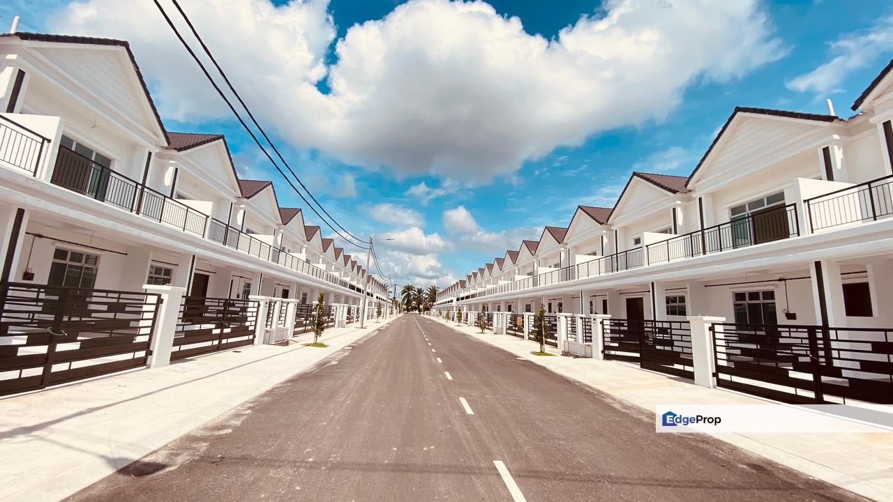 Taman Putera Indah @ Batu Pahat 2 Storey Endlot Terrace House, Johor, Batu Pahat