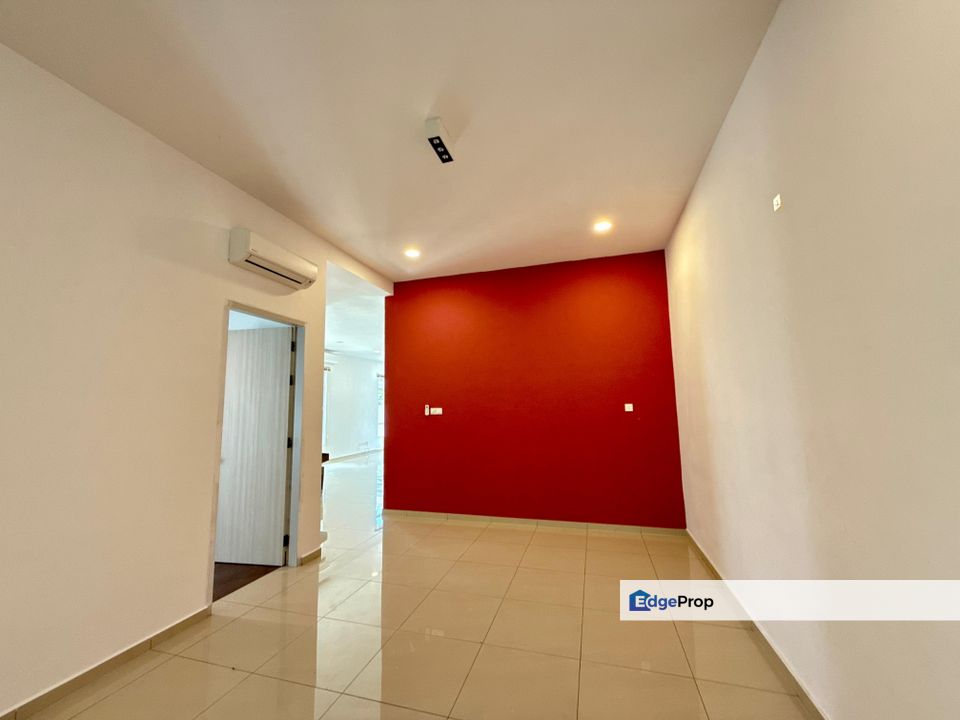 Taman Kluang Perdana Double Storey Semi D for Rent, Johor, Kluang