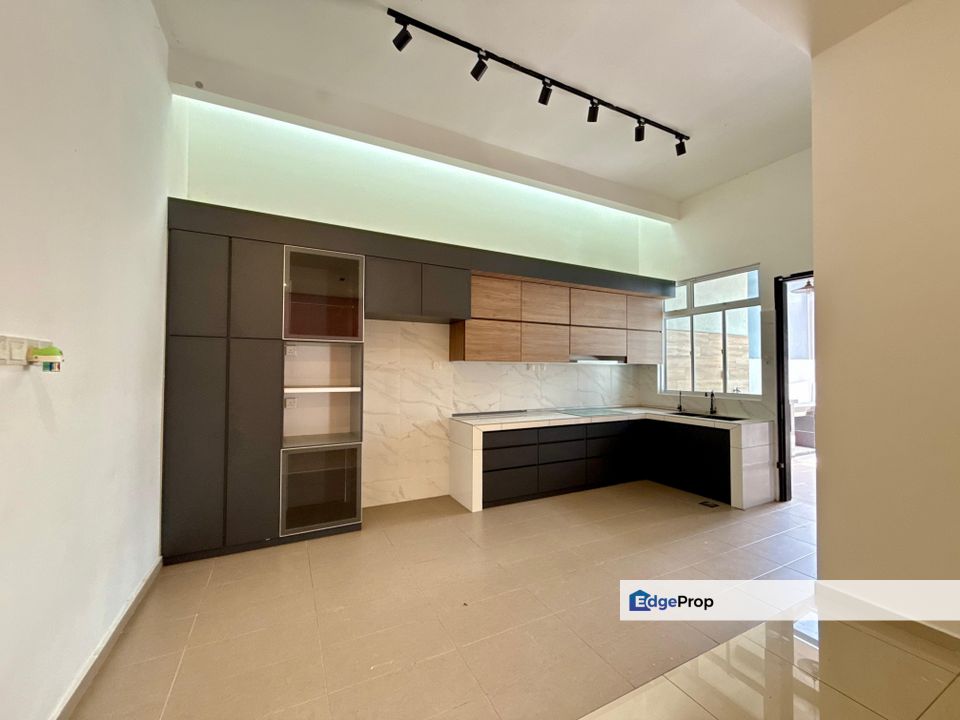 Taman Kluang Perdana Double Storey Semi D for Rent, Johor, Kluang