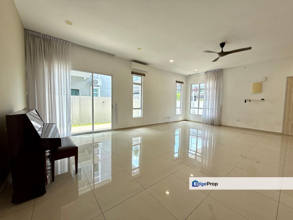 Taman Kluang Perdana Double Storey Semi D for Rent, Johor, Kluang