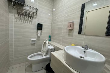 D'Summit Residences @ Kempas Utama