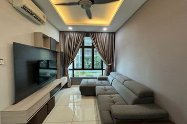 D'Summit Residences @ Kempas Utama