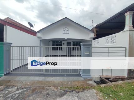 Jalan Berlian Taman Renggam Jaya Simpang Renggam Single Storey Renovated House , Johor, Rengam