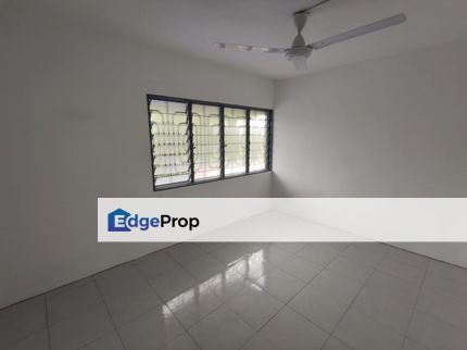 3 STOREY TERRACE SEKSYEN 25 SHAH ALAM, Selangor, Shah Alam