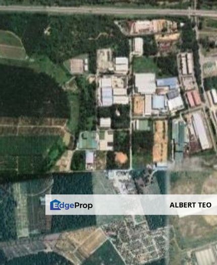 Residential Land for Sale in Tangkak (Located in Industrial Zone), Johor, Tangkak