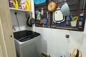 Dedaun Hijau (Greenfield Regency)