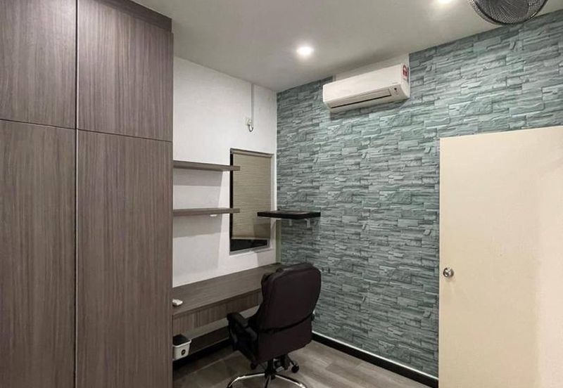 Dedaun Hijau (Greenfield Regency)