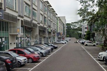 Pusat Perdagangan Danga Utama