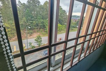 Taman Pulai Utama Flat