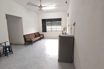 Taman Pulai Utama Flat