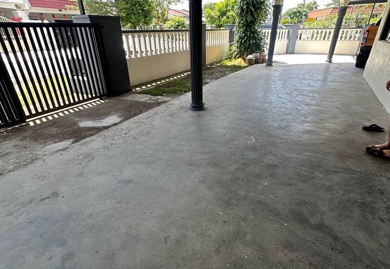 Taman Pekan Nenas