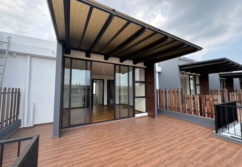 Senibong Cove Waterway Residences