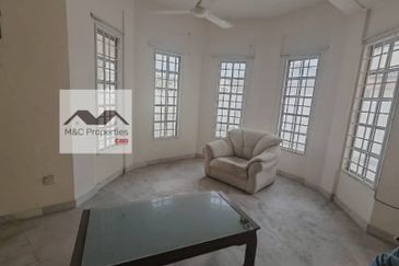 Taman Belimbing Heights 2 Storey Semi-D with Huge Parking Lot For Sale